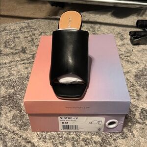 Lisa Vicky Black Leather Mules